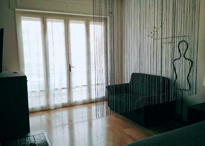 Apartament Con Terrazzo Zona Ospedale Civile